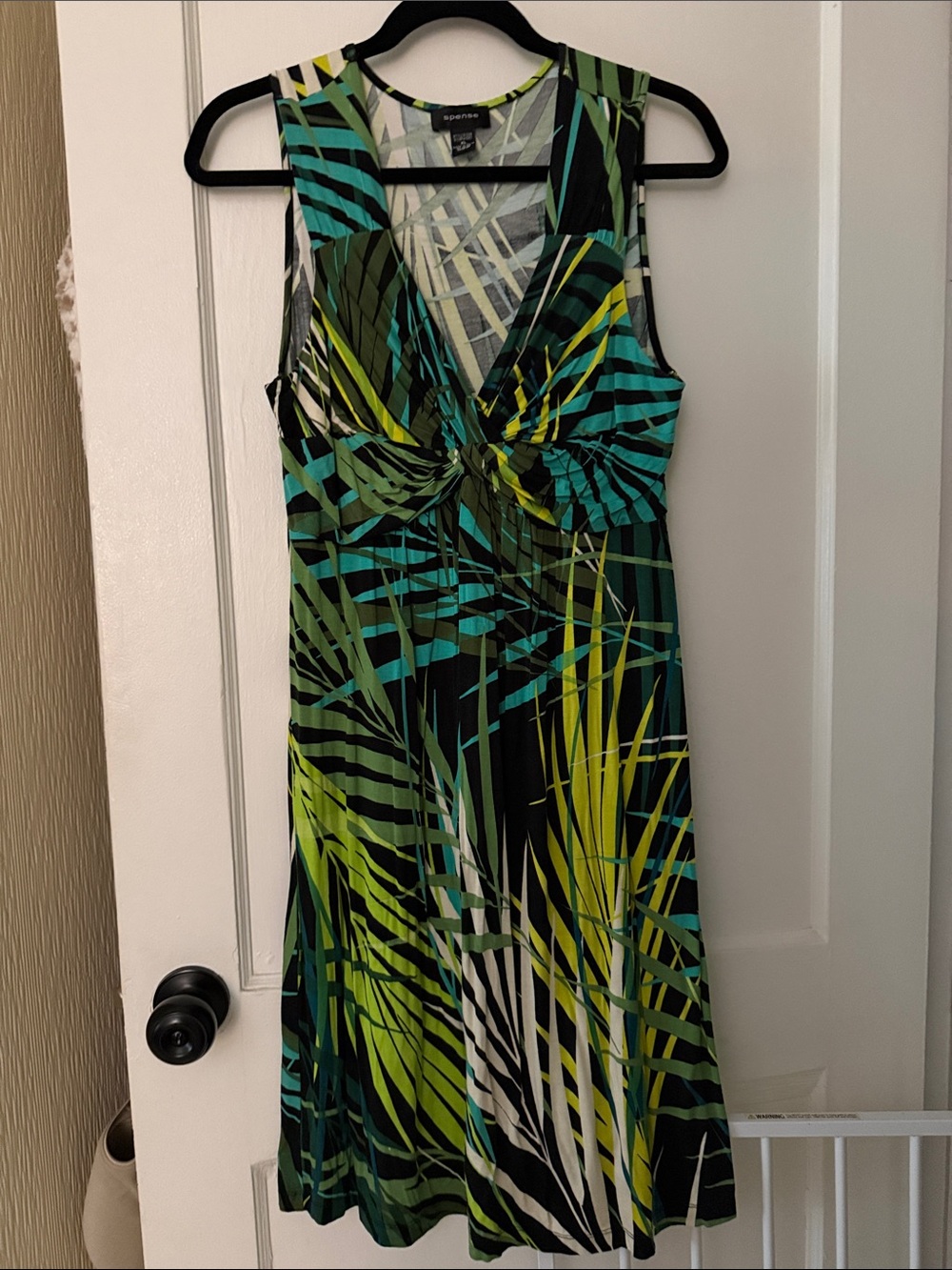 Spense Tropical Leaf Print Sleeveless Dress in Green, Teal, Black
